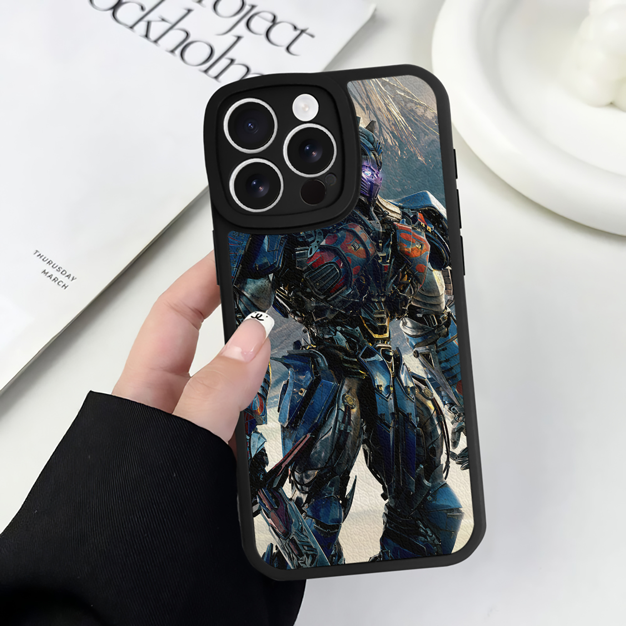 （画像用） Transformers トランスフォーマー 【iPhone 16シリーズ対応】シリコンスマホケース（レザー調） 材質：シリコン